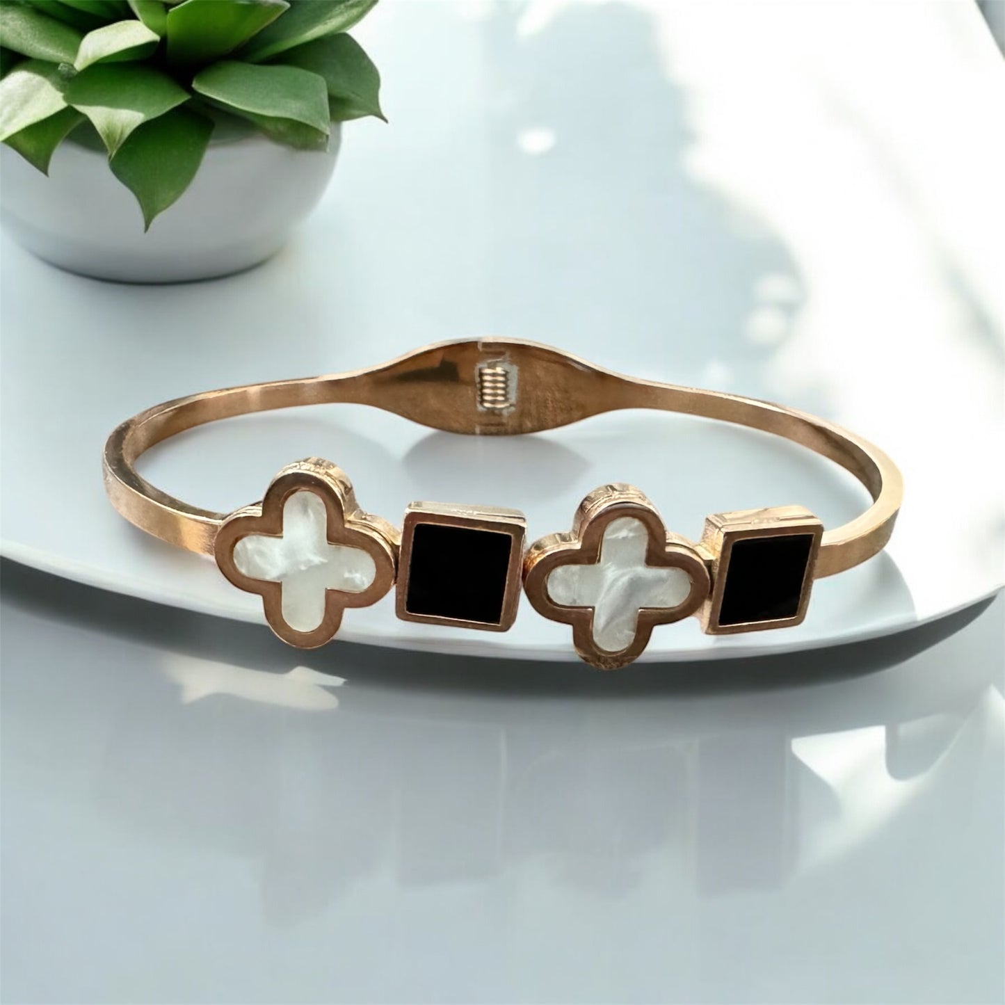 RoseGold White Clover Bracelet