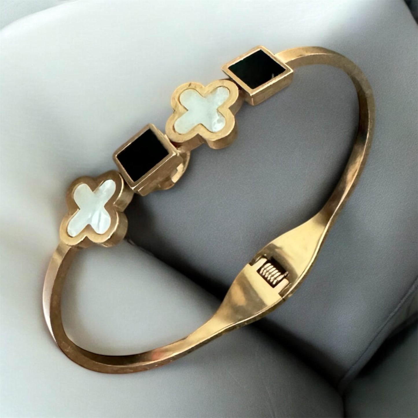 RoseGold White Clover Bracelet