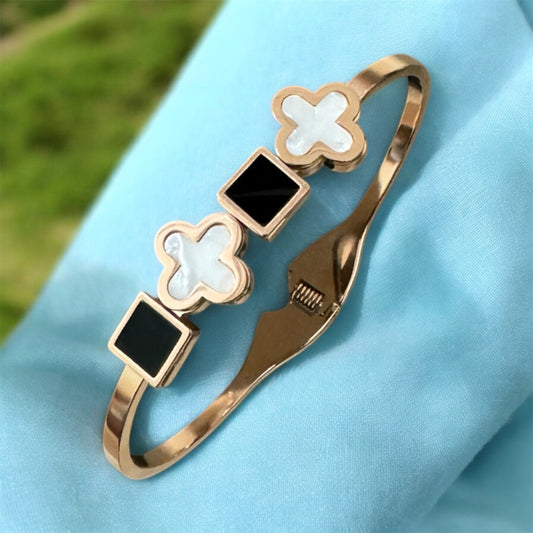 RoseGold White Clover Bracelet
