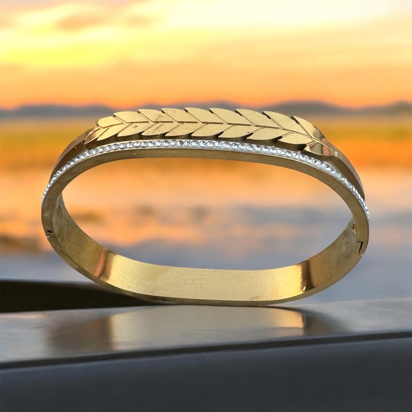 Leaf Stainless Steel Bracelet with AD Embedded