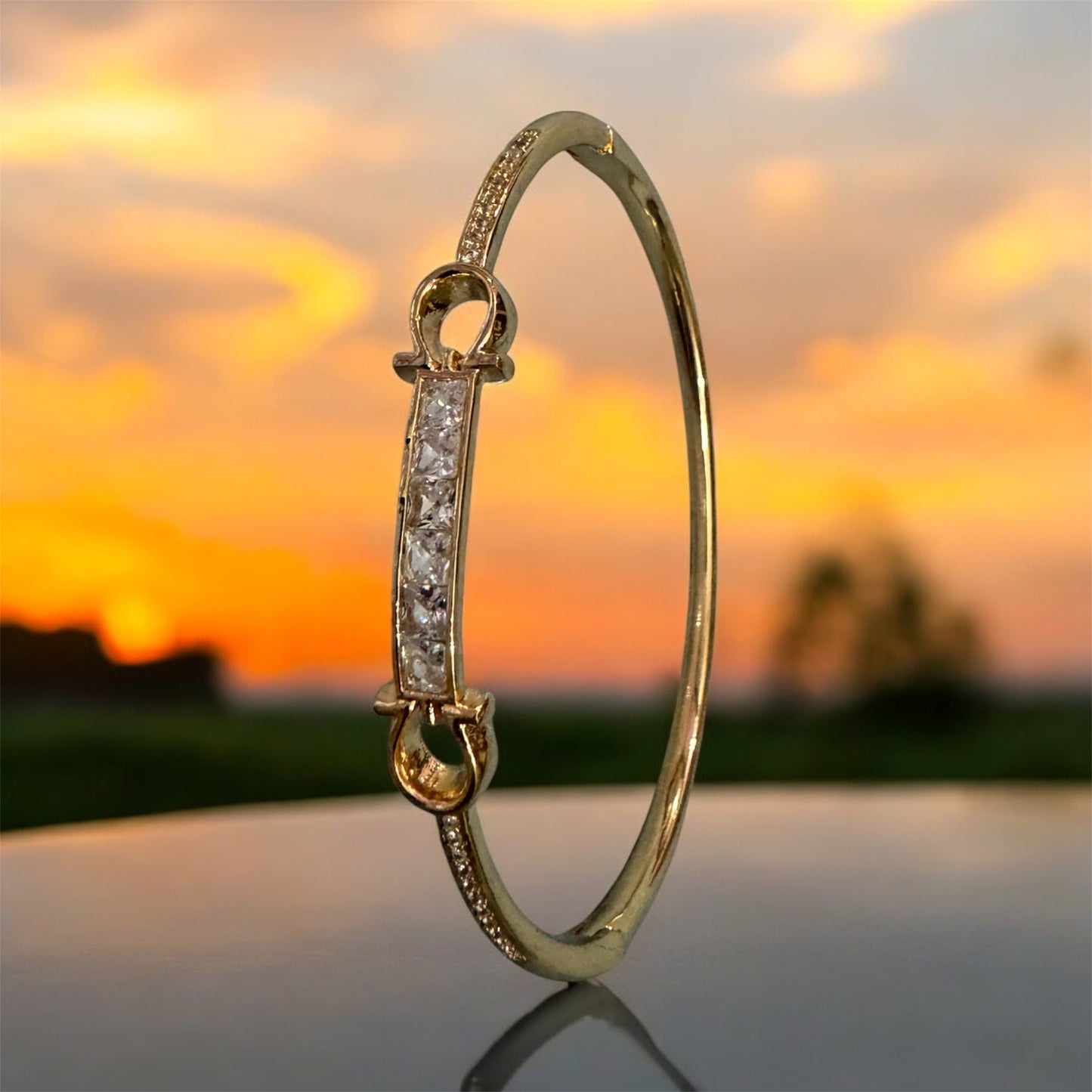 Thin Bracelet with AD Embedded