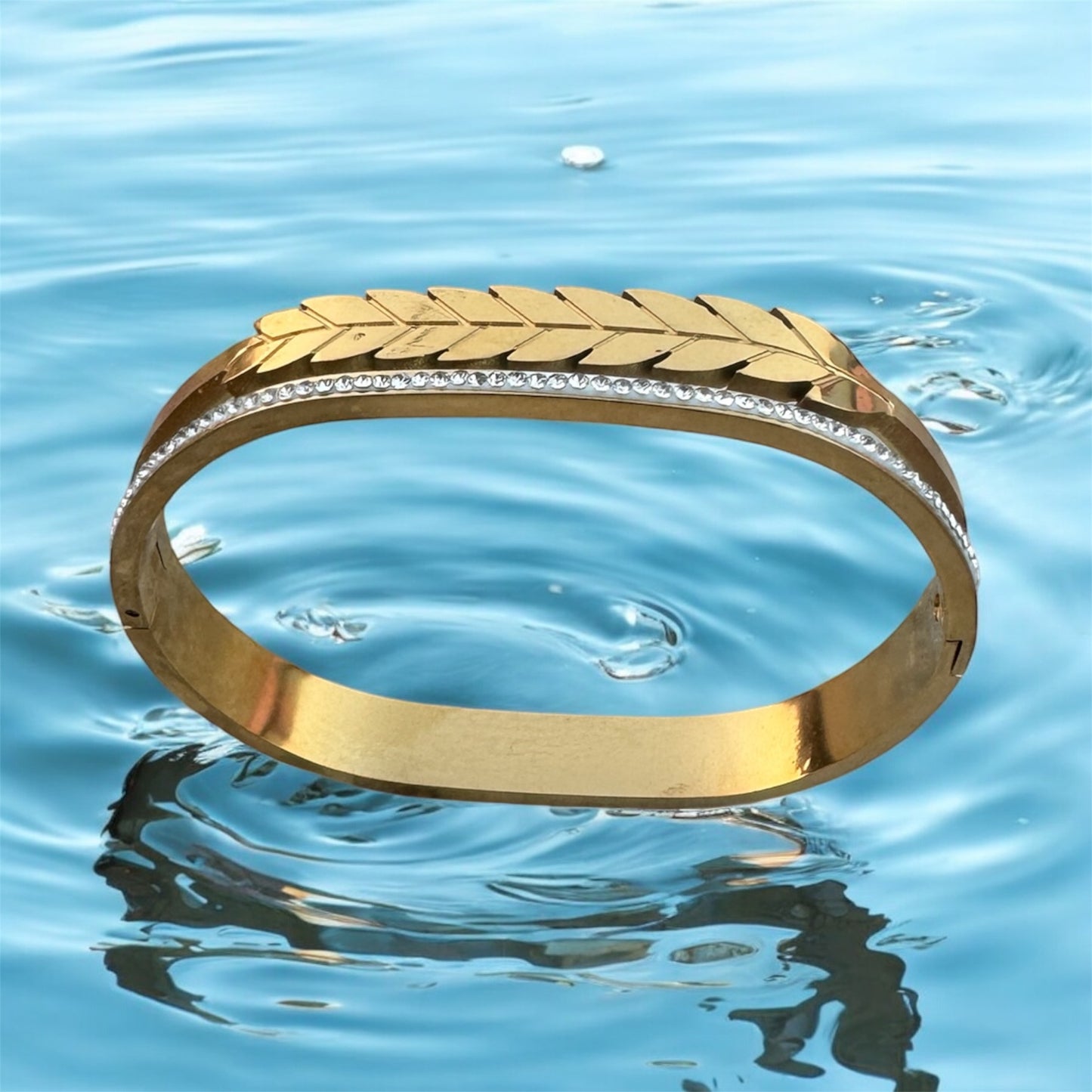 Leaf Stainless Steel Bracelet with AD Embedded