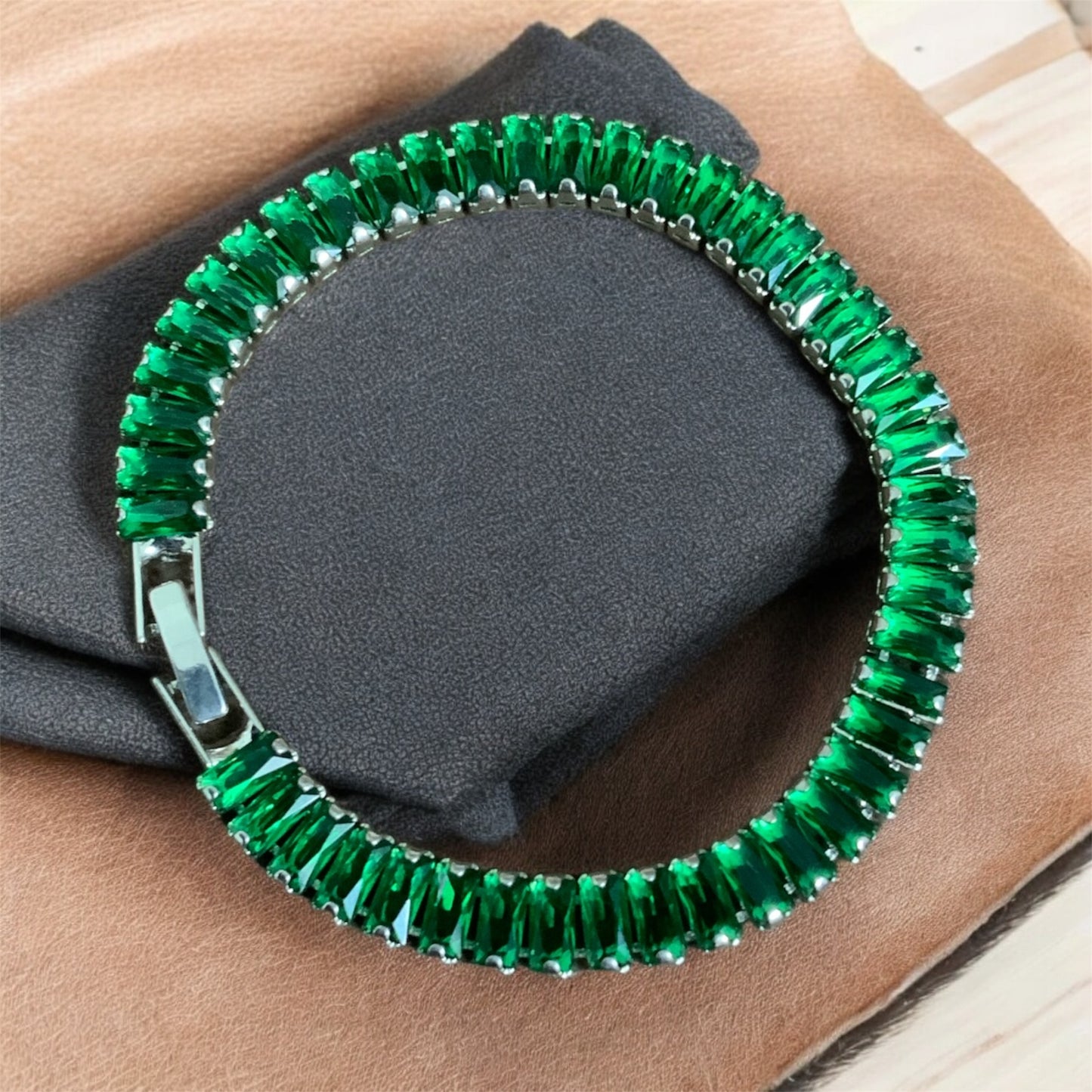 Emerald Green Loose Bracelet