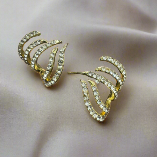 Golden-White Diamond Embeded Earcuff