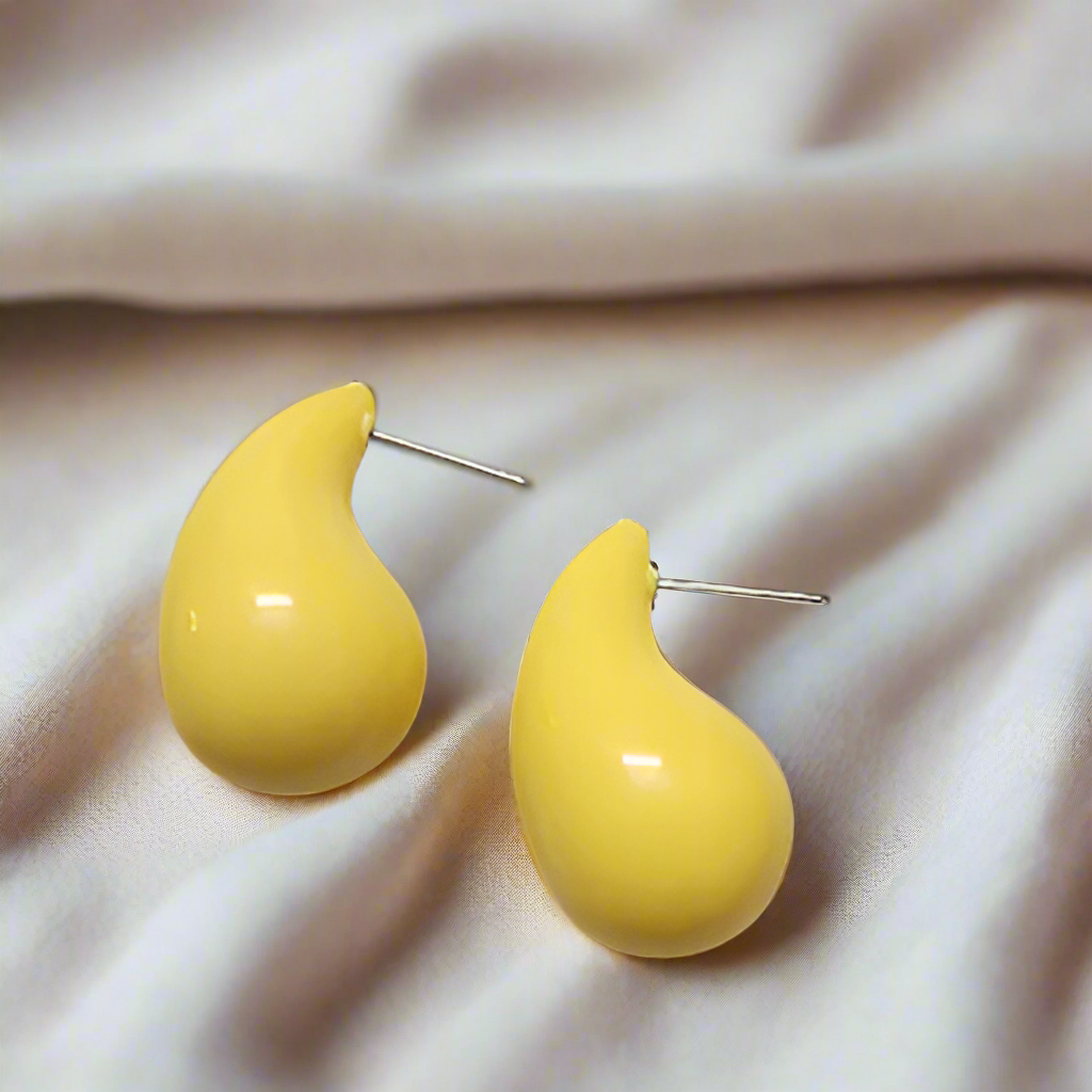 Yellow tea drop earrings