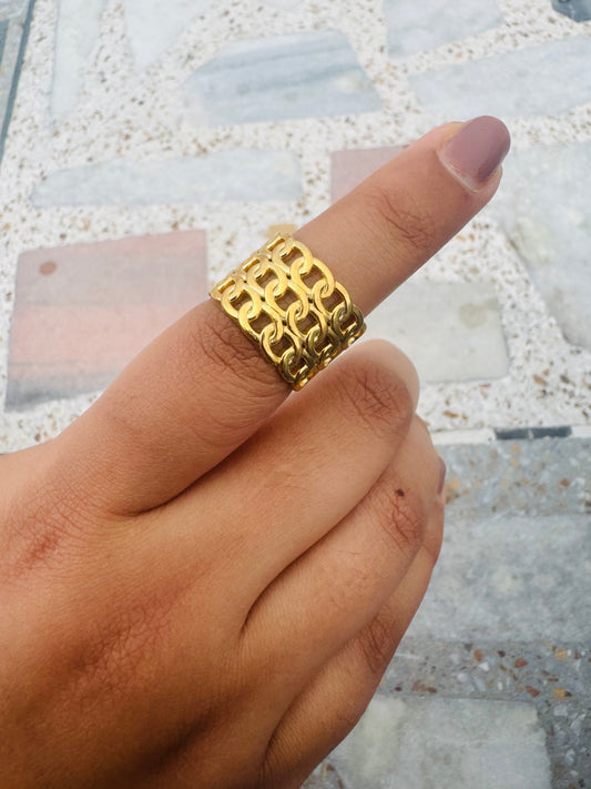 Tangled Statement Ring