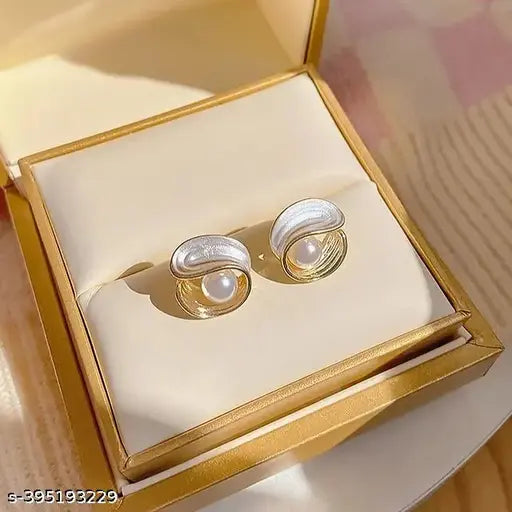 Casual Pearl Studs