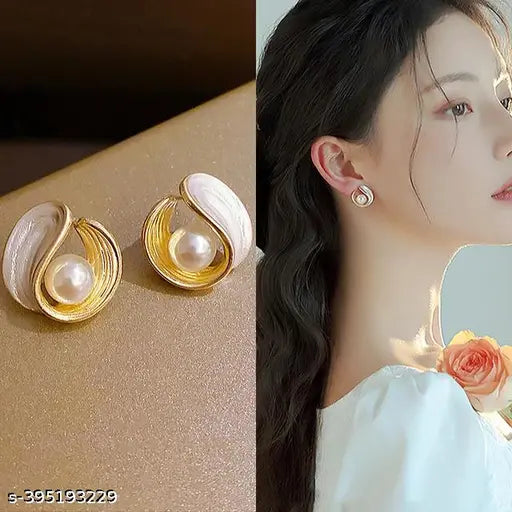 Casual Pearl Studs