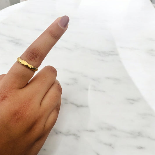 Sleek Ring