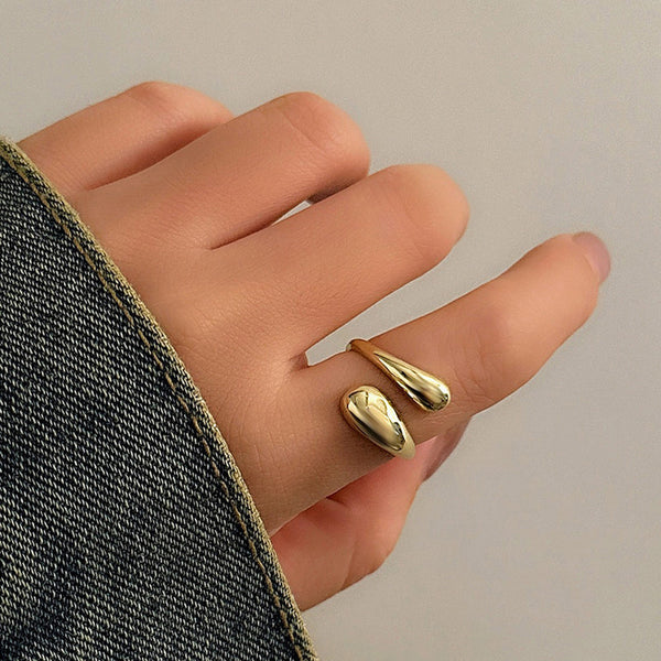 Hug Me Ring