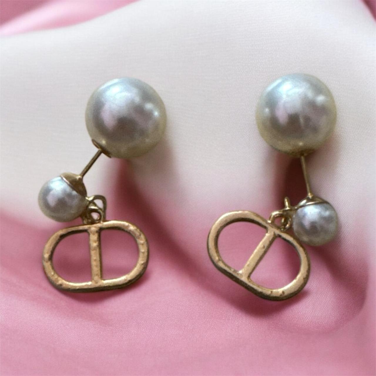 Double Pearl Studs